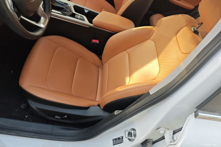 吉利汽车 帝豪 2025款 第4代 1.5L CVT旗舰型中控内饰19