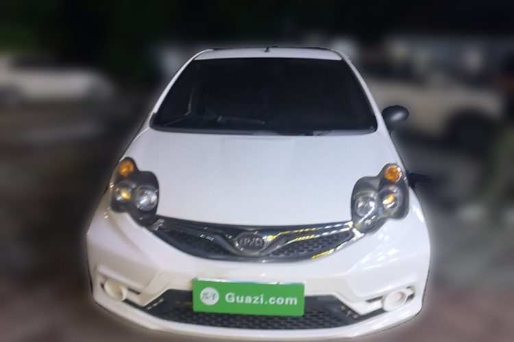 比亚迪F0 2015款 1.0L AMT 铉酷型车身外观6001