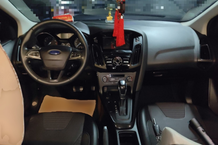 福特 福克斯 2017款 三厢 EcoBoost 125 自动超能风尚型智行版中控内饰12