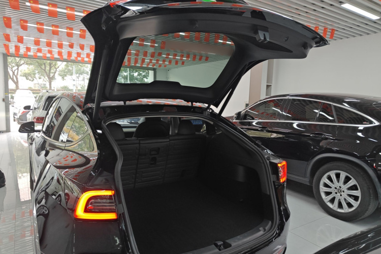 特斯拉 Model Y 2022款 改款 后轮驱动版机舱底盘23