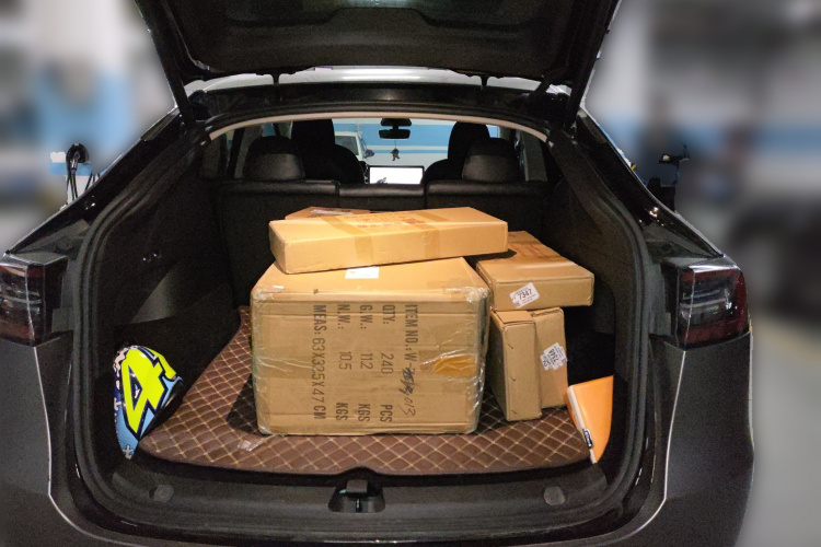 特斯拉 Model Y 2022款 后轮驱动版中控内饰23