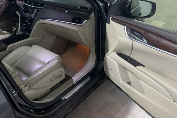 凯迪拉克XTS 2013款 28T 科技型局部细节9006