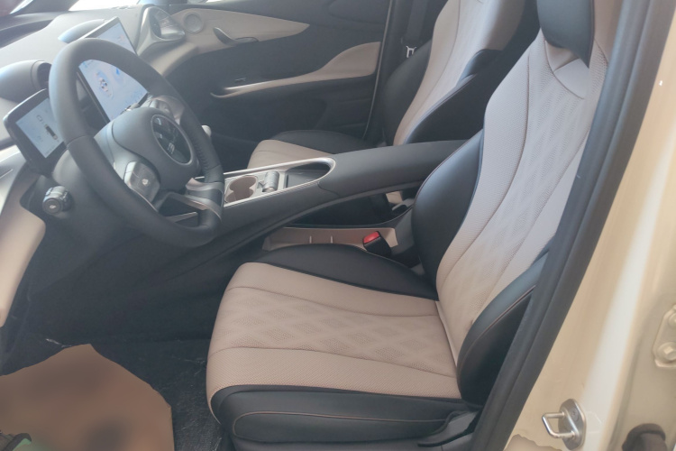 比亚迪 海豚 2023款 420km 时尚版中控内饰19