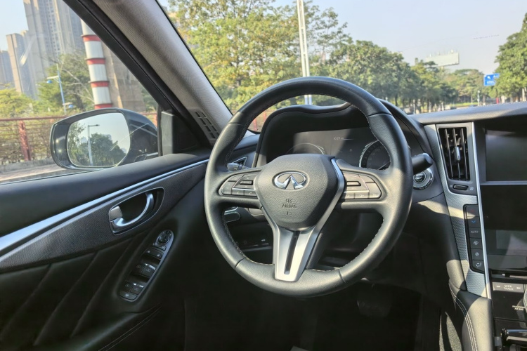 英菲尼迪Q50L 2018款 2.0T 逸享版 国VI中控内饰7004