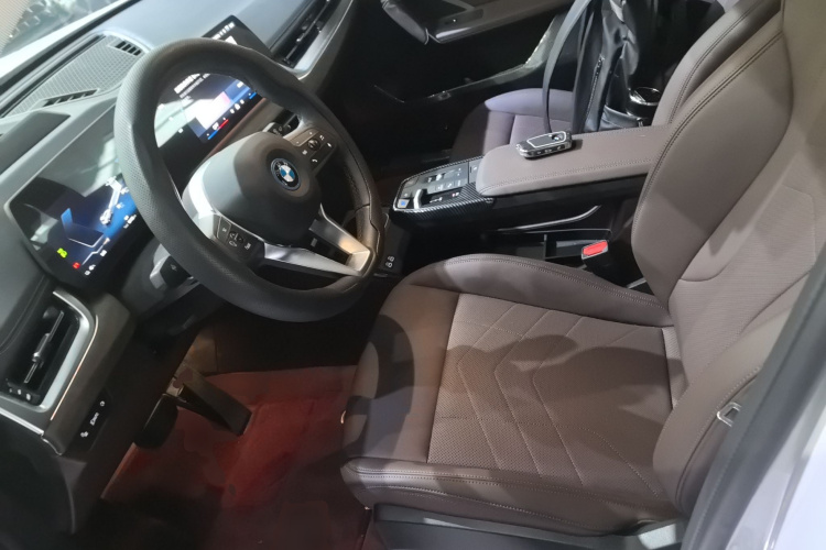宝马iX1 2023款 xDrive30L X设计套装局部细节19