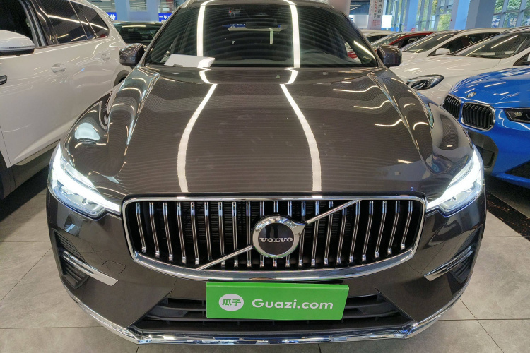 沃尔沃XC60 2025款 B5 四驱智逸豪华版车身外观2