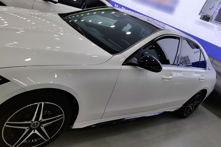 奔驰C级 2023款 改款 C 260 L 皓夜运动版车身外观4