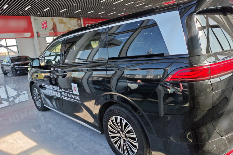 比亚迪 夏 2025款 DM-i 1.5T 180km 卓越型车身外观4