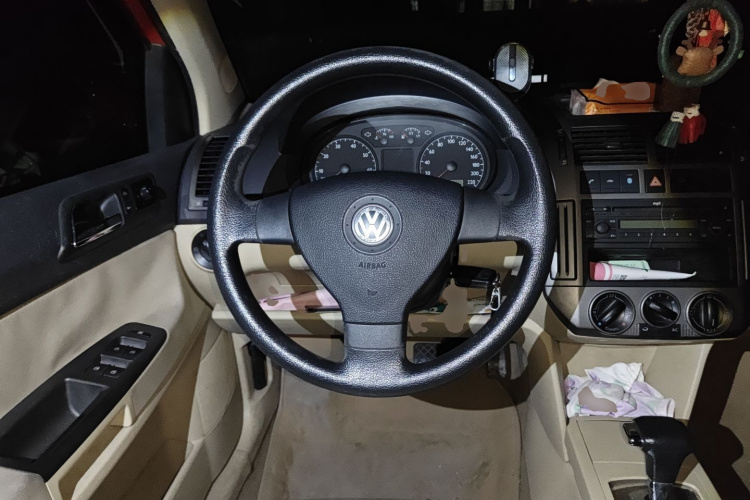 大众 Polo 2009款 劲情 1.6L 自动风尚版中控内饰13