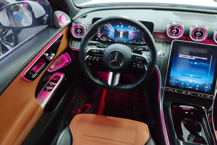 奔驰C级 2023款 C 200 L 运动版中控内饰13