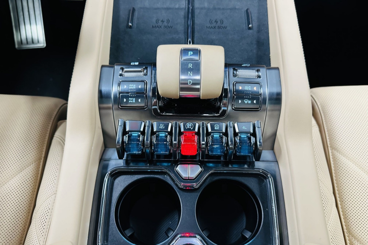 方程豹 豹8 2025款 智勇旗舰版 7座局部细节18