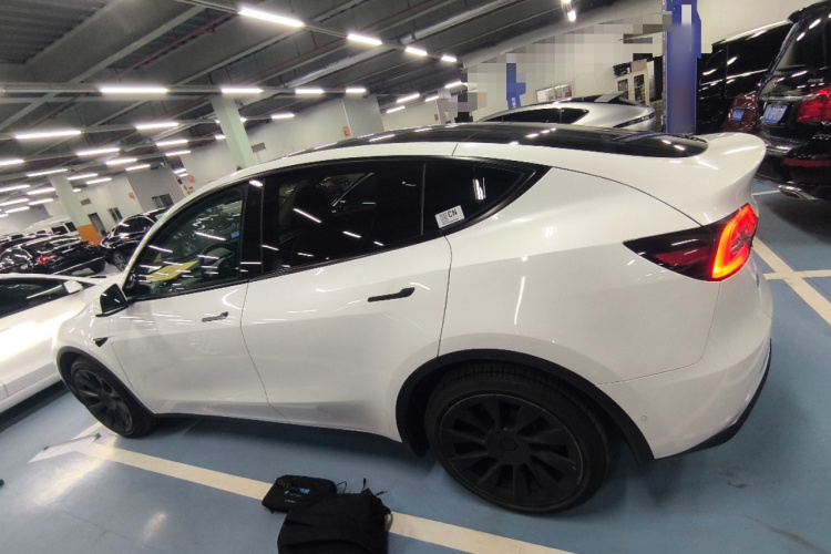 特斯拉 Model Y 2022款 长续航全轮驱动版车身外观6003