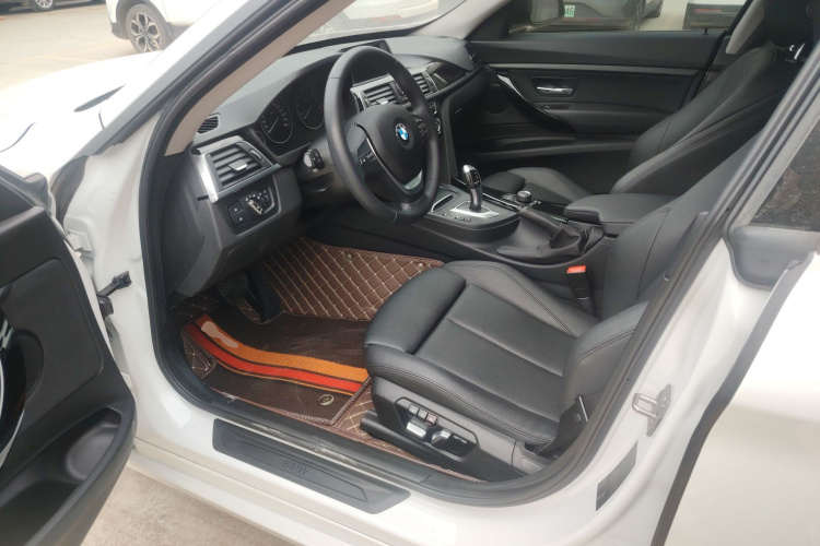 宝马3系GT 2018款 320i 时尚型局部细节19