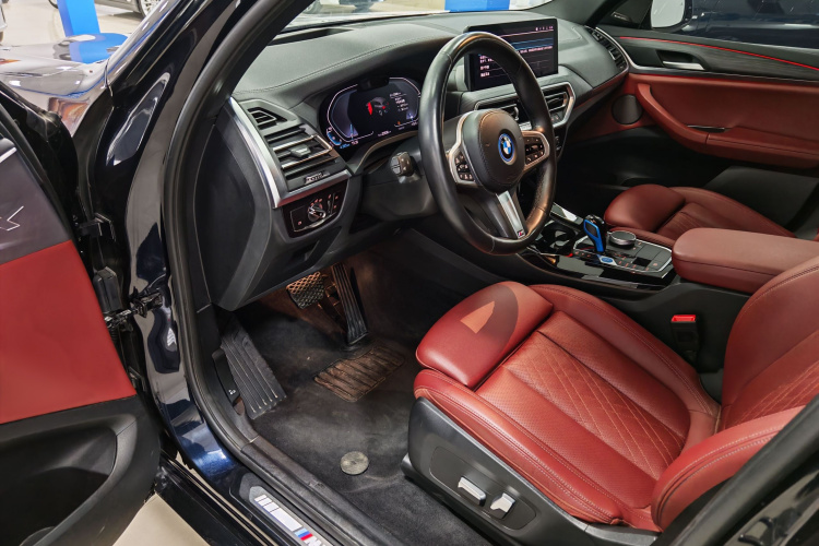 宝马iX3 2022款 创领型中控内饰7008