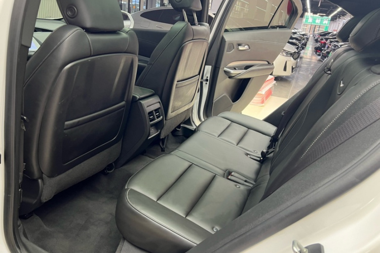 凯迪拉克XT4 2020款 改款 28T 两驱领先型中控内饰7006