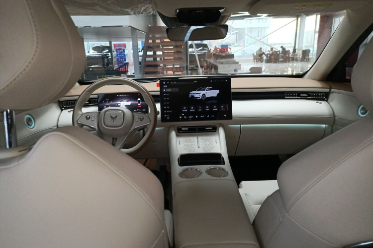 岚图汽车 岚图FREE 2025款 FREE+ 四驱乾崑版中控内饰7002