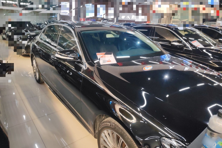 奔驰E级 2020款 改款 E 300 L 运动时尚型车身外观3