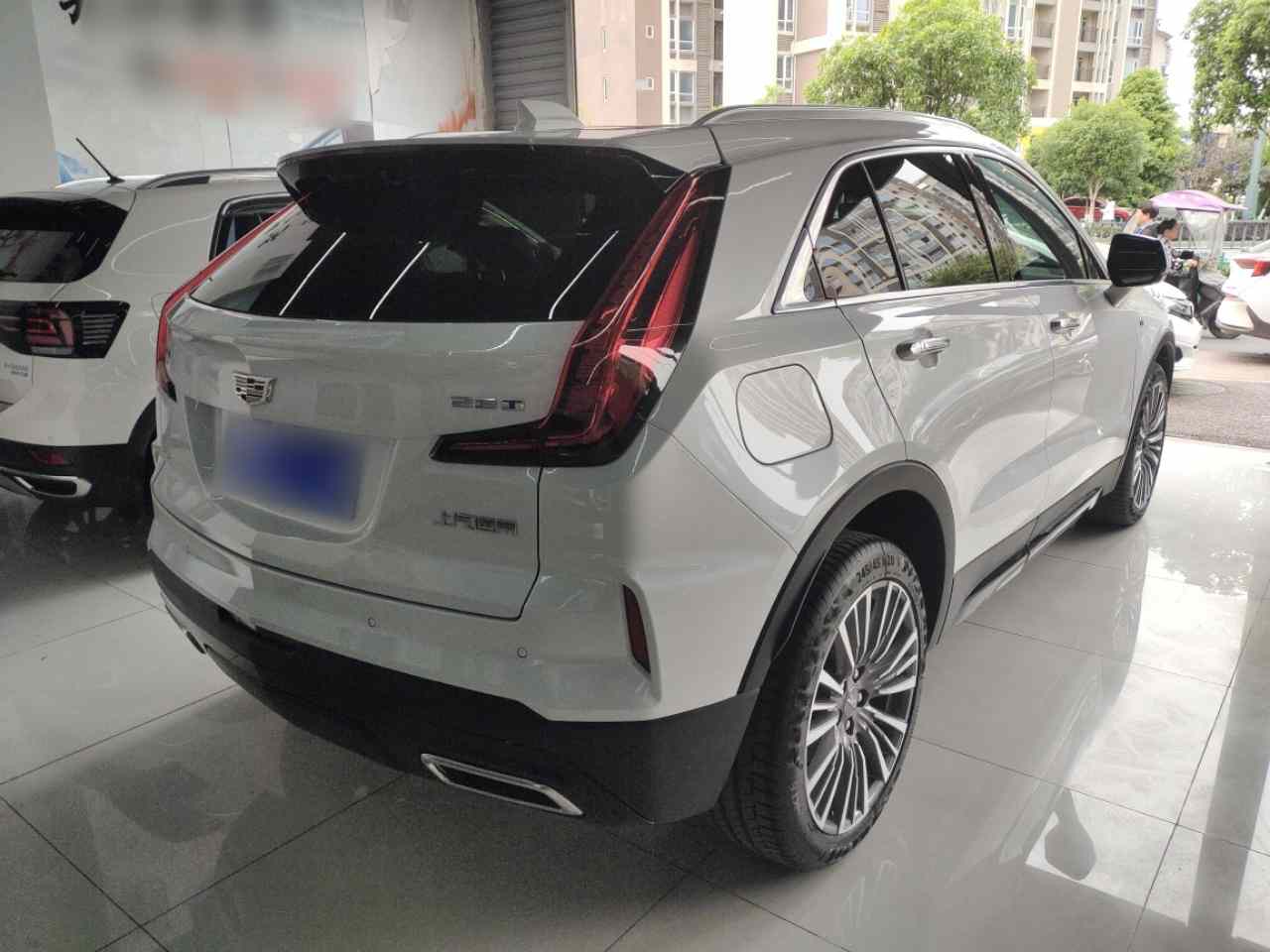 凯迪拉克XT4 2024款 改款 28T 两驱尊贵型(4)