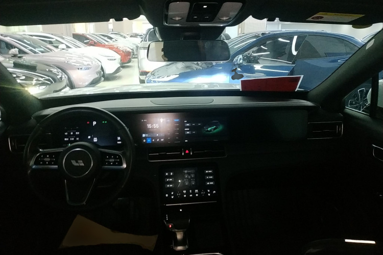 理想汽车 理想ONE 2021款 增程6座版中控内饰12