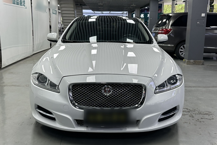 捷豹XJ 2015款  XJL 3.0 SC 两驱全景商务版车身外观6010