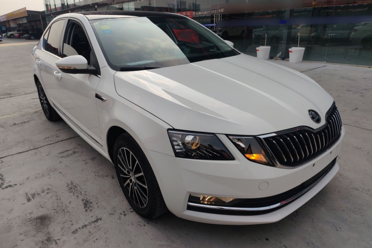 斯柯达 明锐 2019款 1.5L 自动豪华版车身外观3