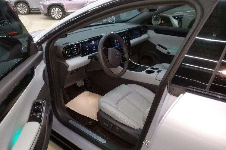 零跑汽车 零跑C01 2022款 后驱长续航版中控内饰20