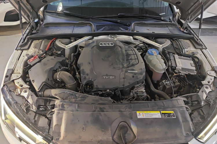 奥迪A4L 2018款 30周年年型 40 TFSI 进取型机舱底盘24