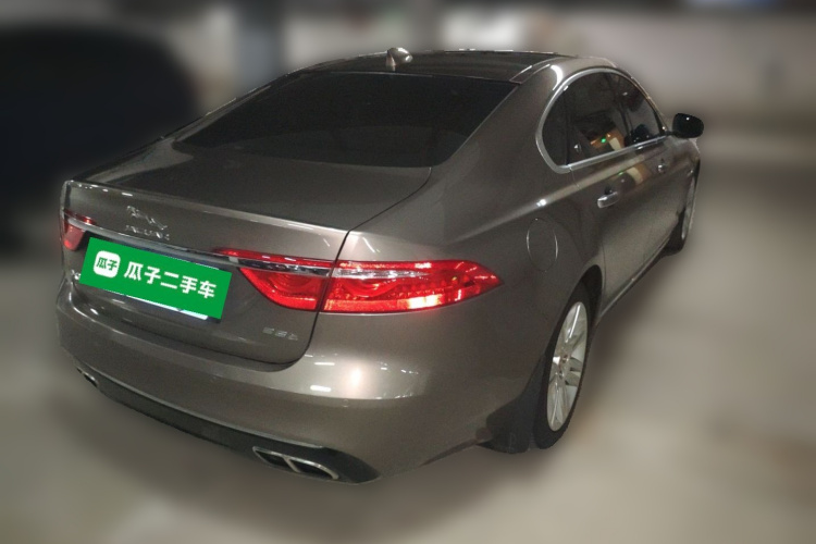 捷豹XFL 2017款 XFL 2.0T 240PS 奢华版车身外观6005