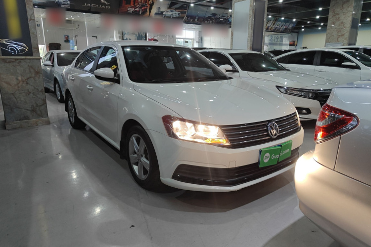 大众 朗逸 2017款 1.6L 自动风尚版车身外观3