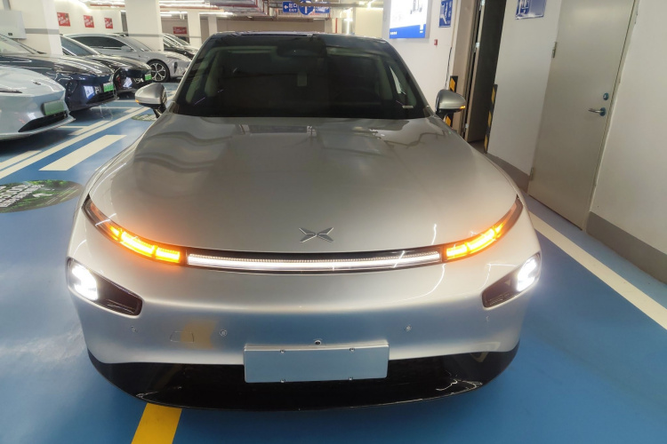 小鹏P7 2023款 P7i 702 Pro车身外观6001