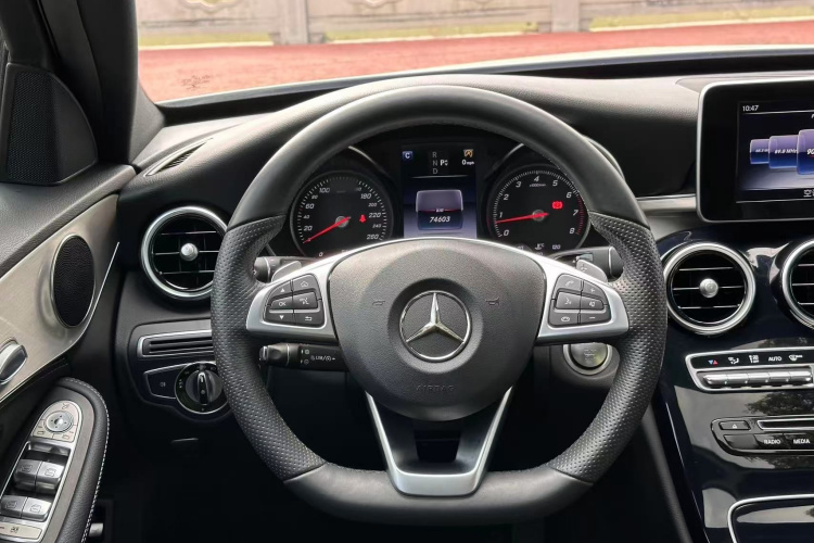 奔驰C级 2016款 C 200 运动版局部细节13