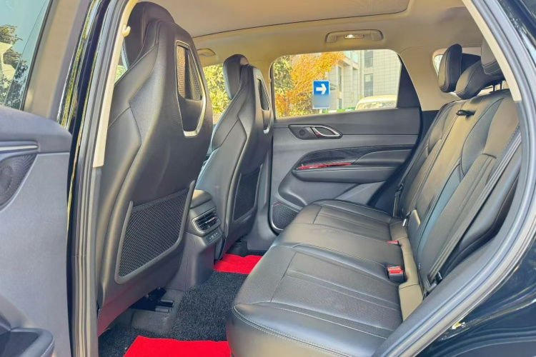 红旗HS3 PHEV 2024款 PHEV 115km 劲为版中控内饰7003