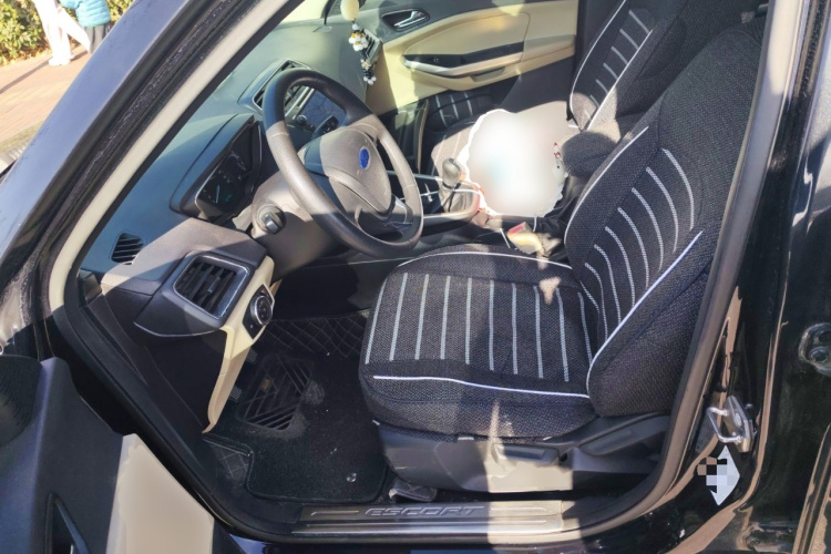 福特 福睿斯 2015款 1.5L 手动舒适型中控内饰19