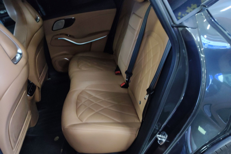 飞凡汽车 飞凡R7 2023款 后驱屏霸版中控内饰7004