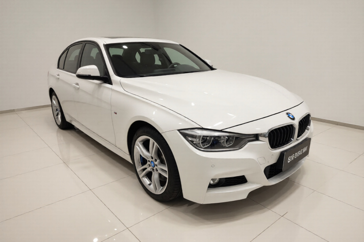 宝马3系 2017款 320i M运动型车身外观3