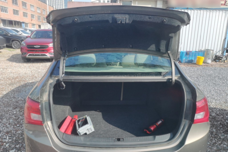 别克 英朗 2015款 15N 自动豪华型机舱底盘23