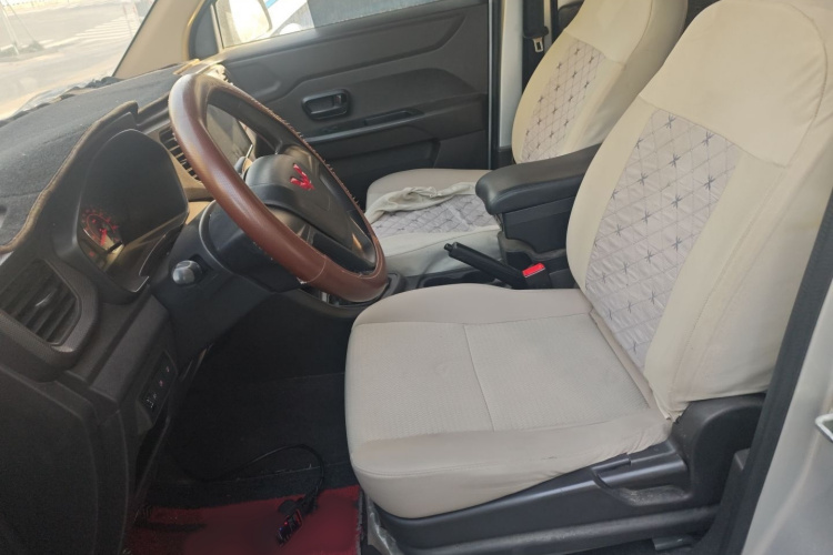 五菱汽车 五菱宏光V 2022款 1.5L劲取版电动助力LAR局部细节19