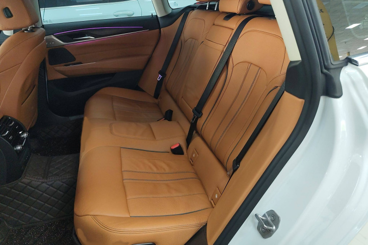 宝马6系GT 2021款 改款 630i 豪华设计套装中控内饰7004