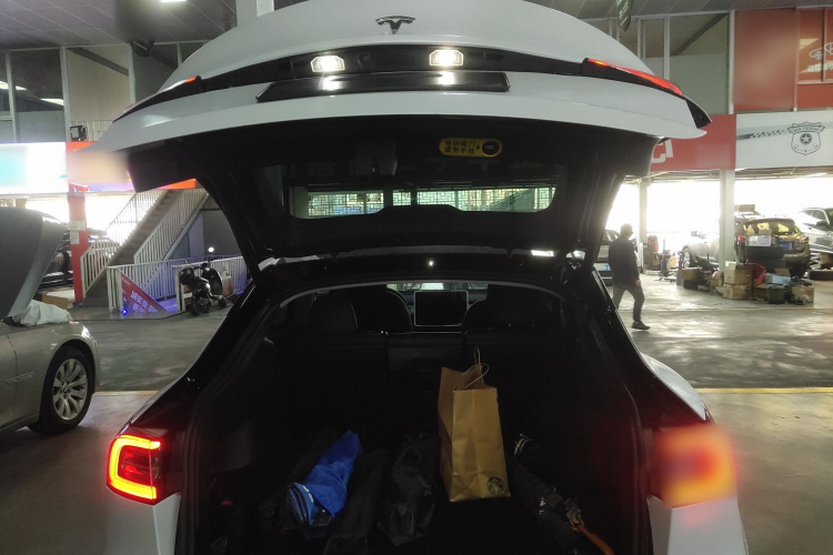 特斯拉 Model Y 2022款 改款 后轮驱动版机舱底盘23