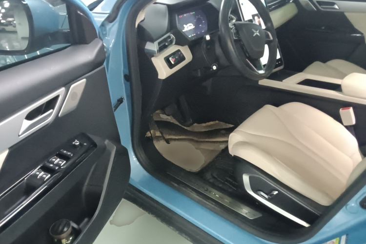 小鹏G3 2020款 520i 智享版中控内饰7003