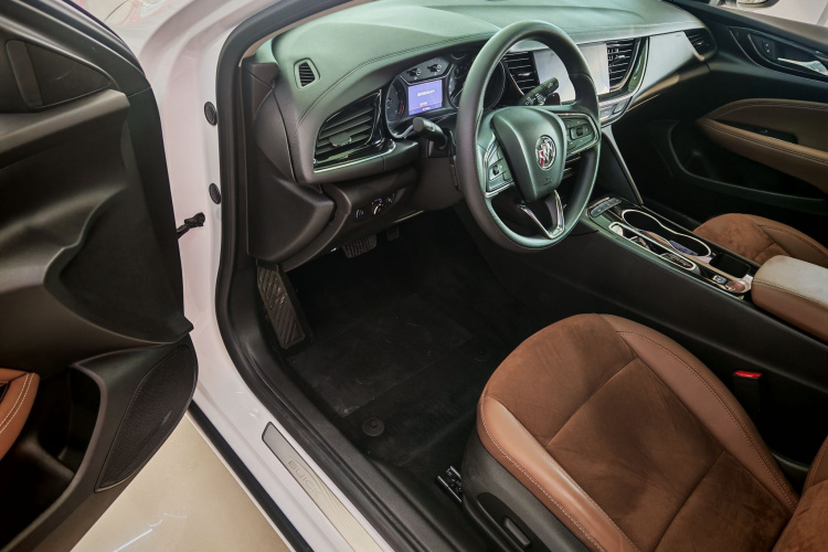 别克 君威 2022款 552T 智享型中控内饰7002