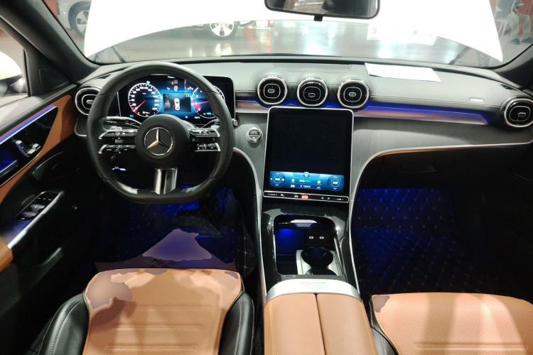 奔驰C级 2022款 改款 C 200 L 运动版中控内饰12