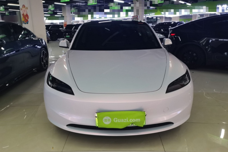 特斯拉 Model 3 2023款 后轮驱动版车身外观2