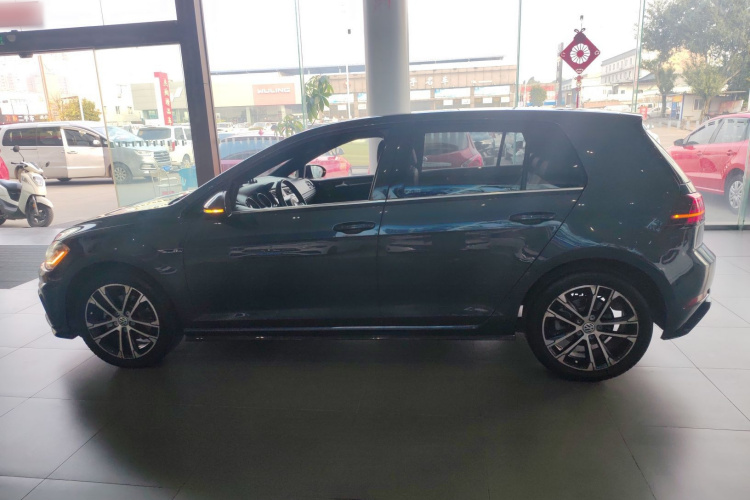 大众 高尔夫 2018款 280TSI 自动R-Line型车身外观4