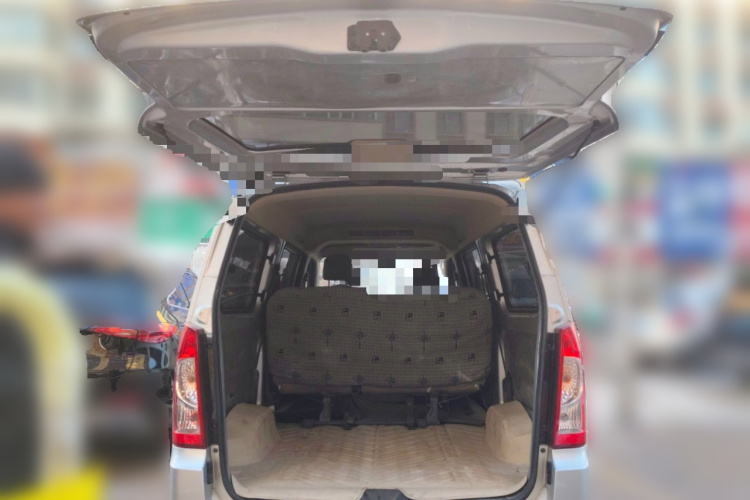 五菱汽车 五菱荣光S 2023款 1.5L 基本型 5/7座中控内饰23