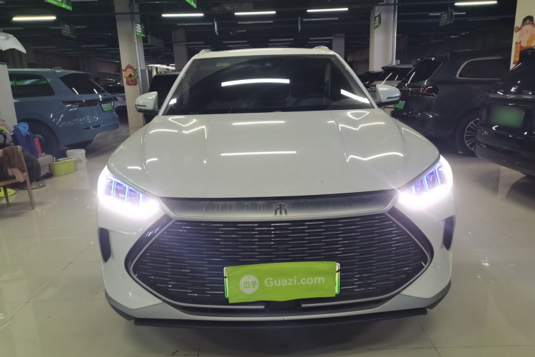 比亚迪 宋PLUS新能源 2021款 DM-i 51KM 尊荣型车身外观2