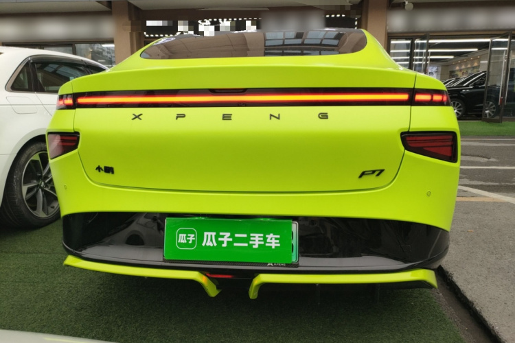 小鹏P7 2022款 670E+鹏翼版车身外观6