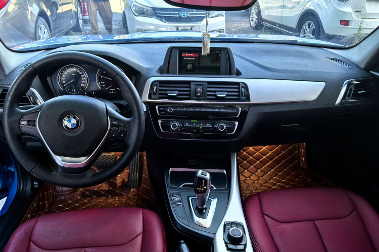 宝马1系(进口) 2016款 118i 领先型中控内饰7001