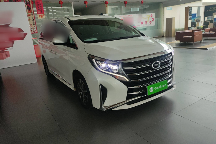 广汽传祺 传祺M8 2023款 领秀系列 390T 豪华版车身外观3