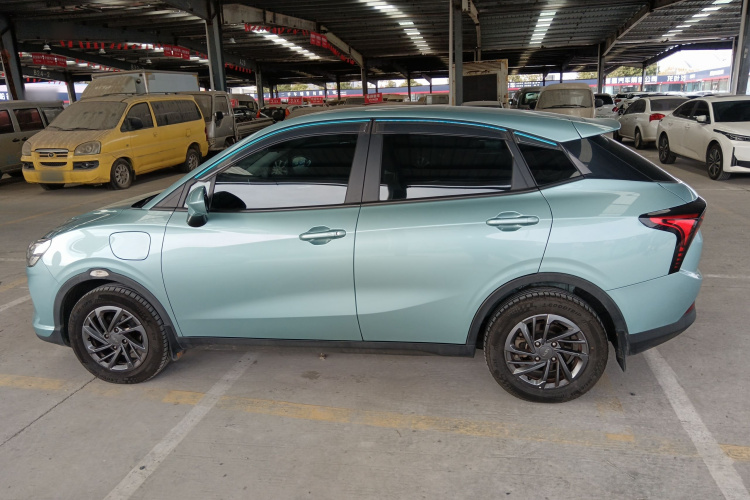 哪吒汽车 哪吒V 2021款 标准续航娱乐版升级型车身外观4